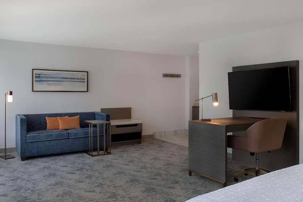 Hampton Inn By Hilton Winnipeg Downtown 酒店