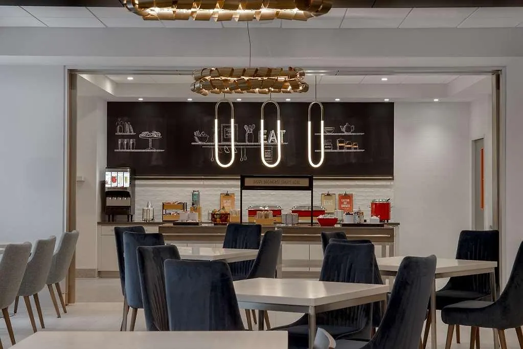 Hampton Inn By Hilton Winnipeg Downtown 酒店