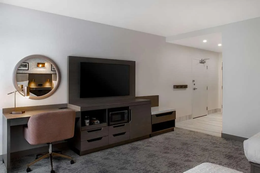 Hampton Inn By Hilton Winnipeg Downtown
