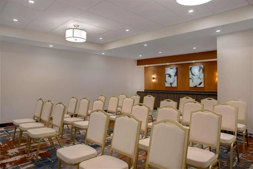 Hampton Inn By Hilton Winnipeg Downtown Hotel